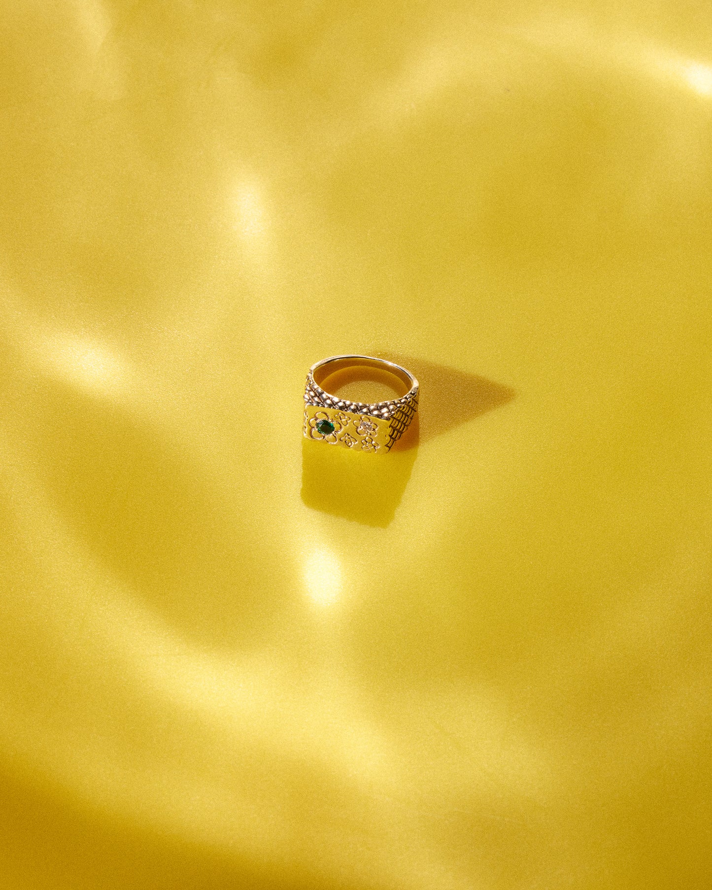 Flower Ring — Gold